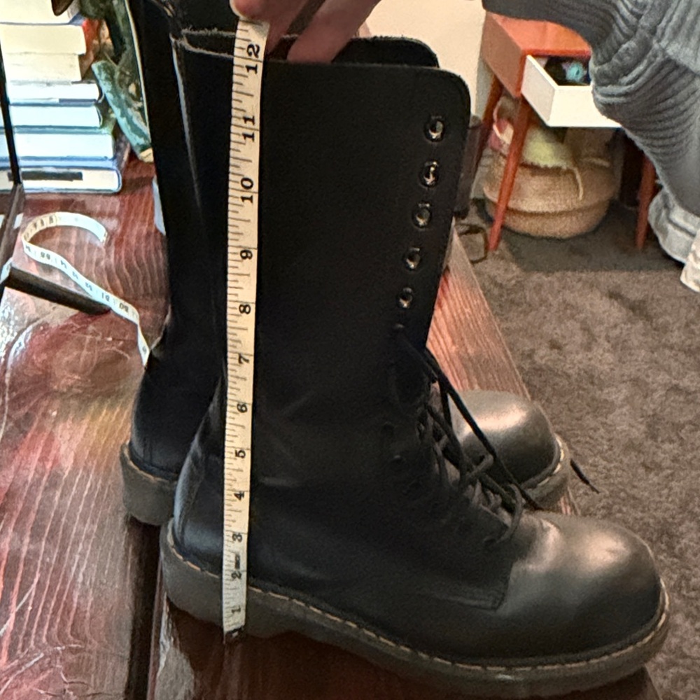 MENS US 8 Black Lace-Up Combat Boots - Doc Marten - Picture 11 of 11